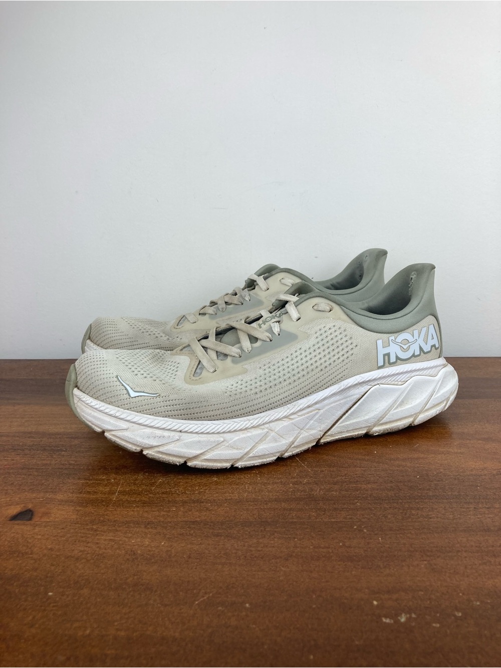Hoka One One Arahi 7 Oat Milk/Barley Running Sneakers 1147850-OKB Men’s Size 10D